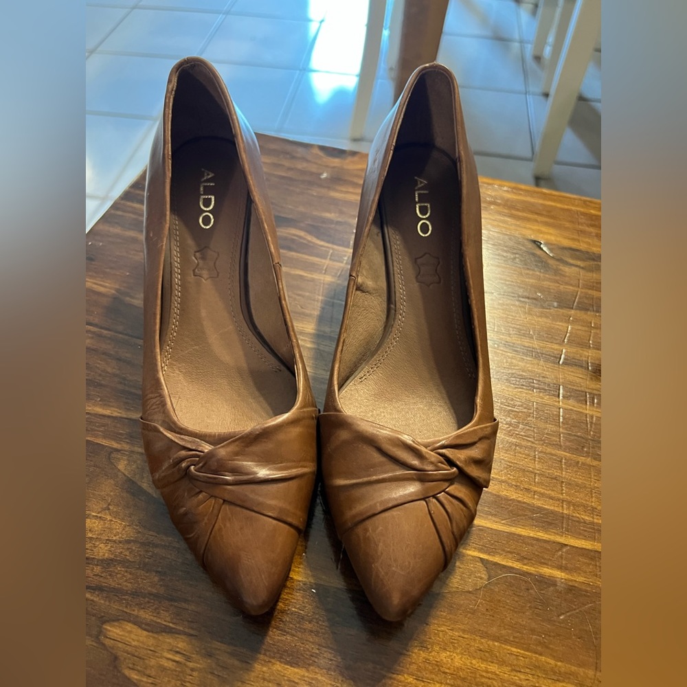 Aldo brown kitten heels size 9